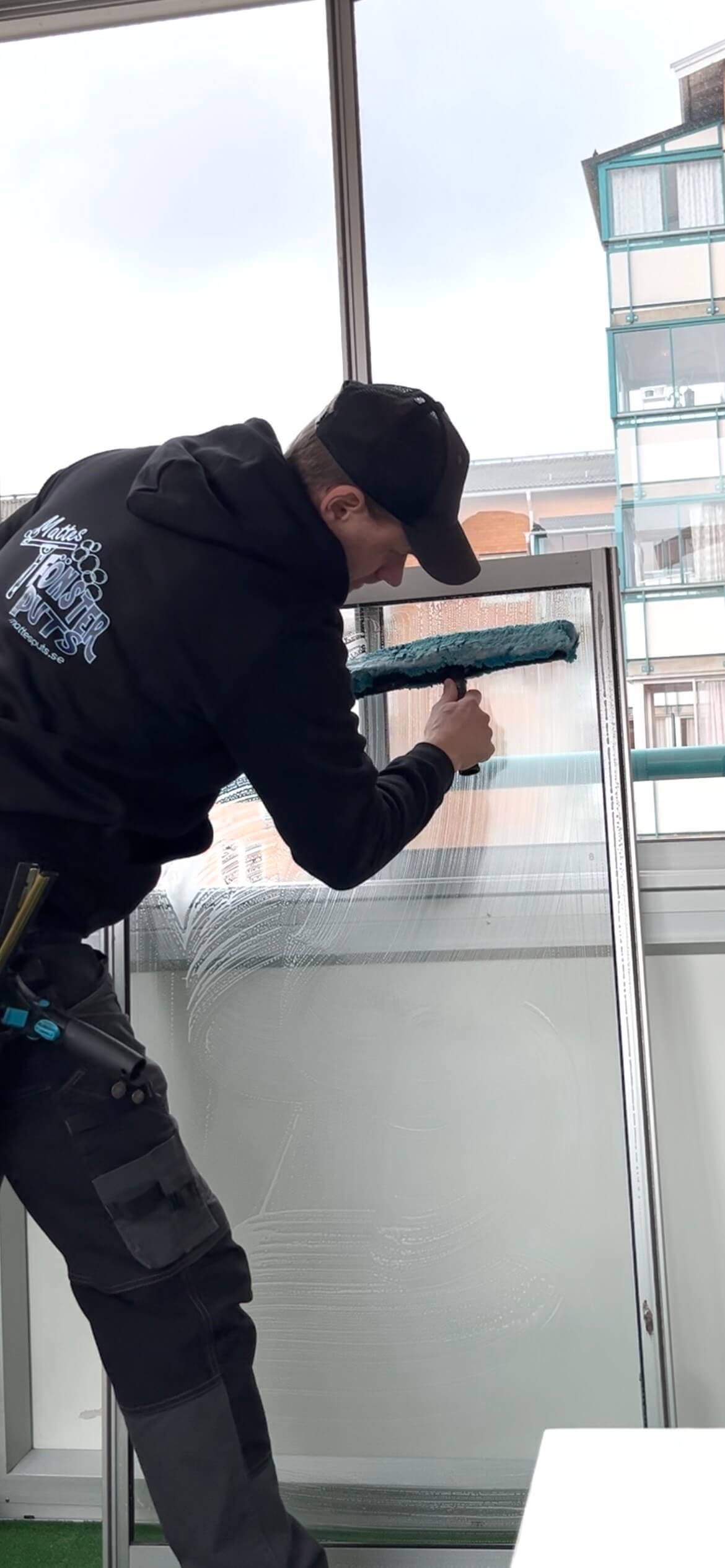 Fönsterputsning inglasad balkong